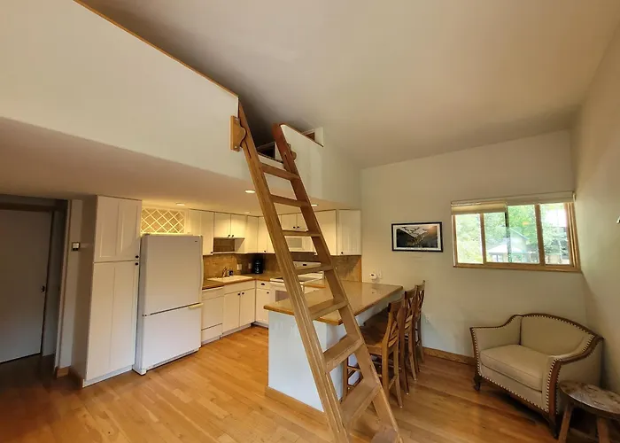 Quiet Lofted Studio At Tomboy Lodge
