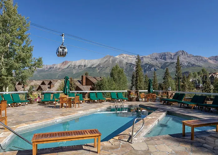 2 Bedroom Condominium - Luxury Skiin And Out